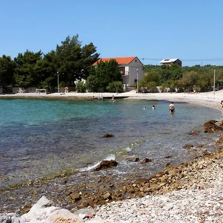 Guest house Apartments And Rooms By The Sea Sucuraj, Hvar - 4029 3*