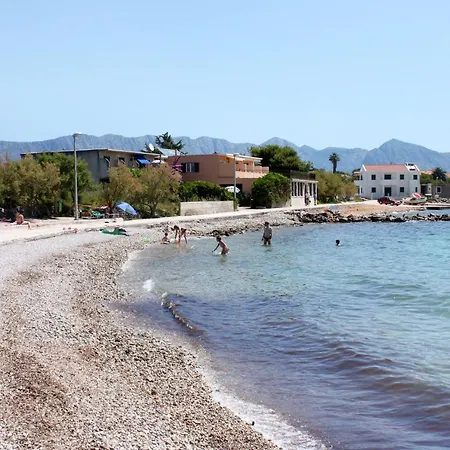 Apartments And Rooms By The Sea Sucuraj, Hvar - 4029 Guest house Sucuraj