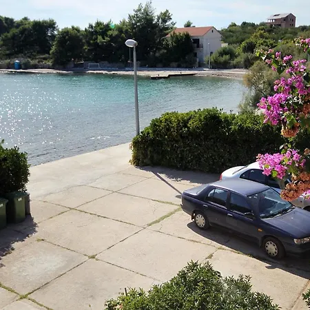 Guest house Apartments And Rooms By The Sea Sucuraj, Hvar - 4029 Sucuraj