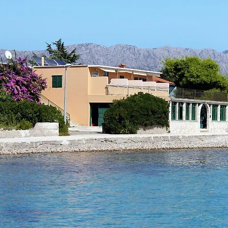 Apartments And Rooms By The Sea Sucuraj, Hvar - 4029 Guest house Sucuraj