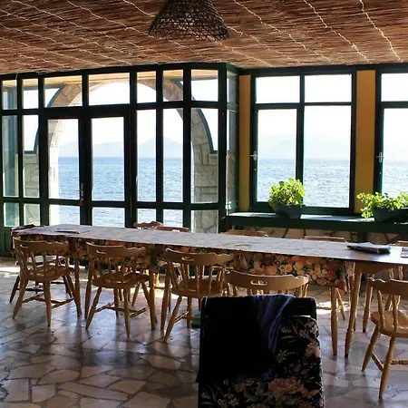 Guest house Apartments And Rooms By The Sea Sucuraj, Hvar - 4029 3*