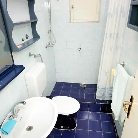 Apartments And Rooms By The Sea Sucuraj, Hvar - 4029 Guest house