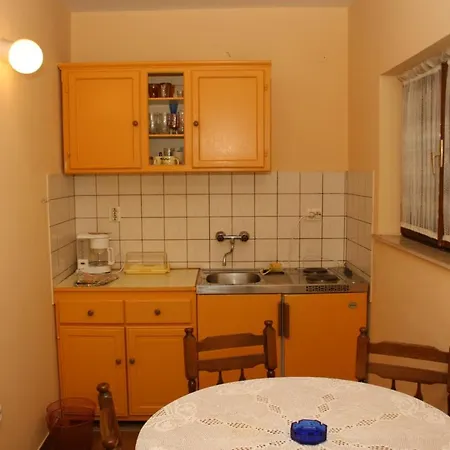 Apartments And Rooms By The Sea Sucuraj, Hvar - 4029 Guest house 3*