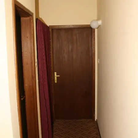 Apartments And Rooms By The Sea Sucuraj, Hvar - 4029 Guest house Sucuraj