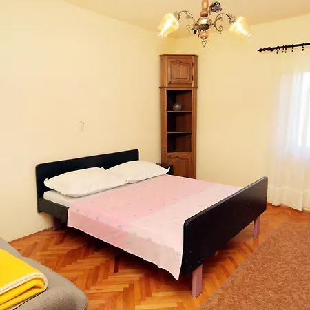 Guest house Apartments And Rooms By The Sea Sucuraj, Hvar - 4029 Sucuraj