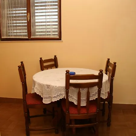 Apartments And Rooms By The Sea Sucuraj, Hvar - 4029 Guest house Sucuraj