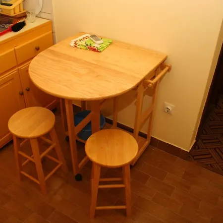 Apartments And Rooms By The Sea Sucuraj, Hvar - 4029 Guest house
