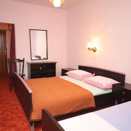 Apartments And Rooms By The Sea Sucuraj, Hvar - 4029 Sucuraj